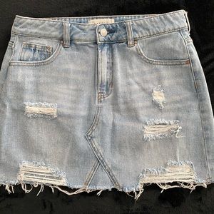 💋PacSun Distressed Jean Skirt
